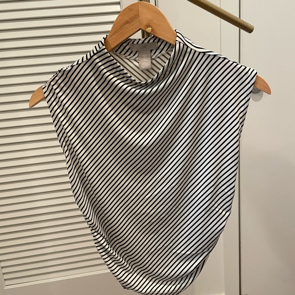 Women’s Top Size M H&M Black & White Striped